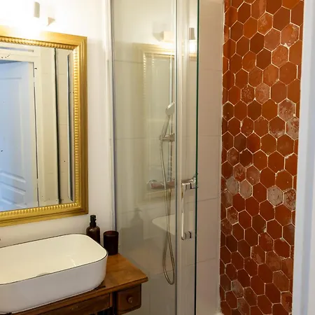 La Family - Sleep In Apartment *