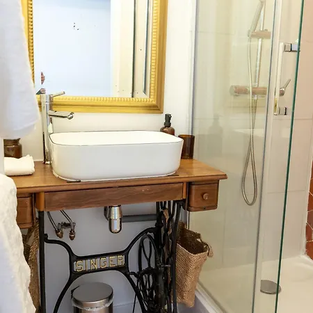 La Family - Sleep In Apartment *